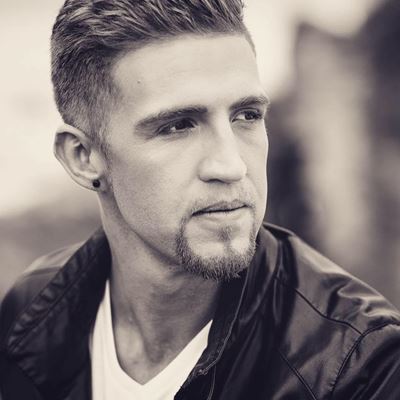 Joe Foster bring Valentyns-vertoning na George