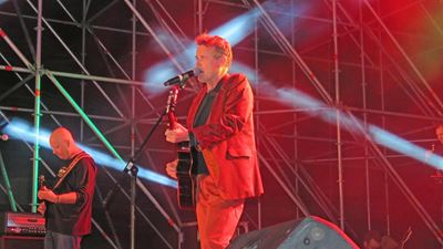 White Zulu has audience on its feet