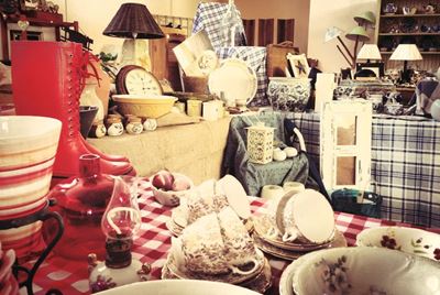 Hospice hosts fundraising market