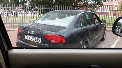 Vrou betrap vermeende dief in haar motor