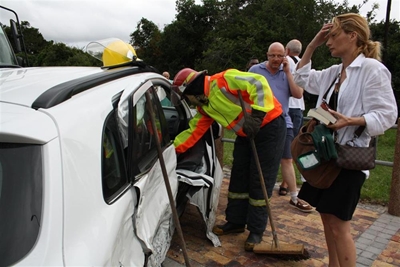 Reflex move prevents head-on crash