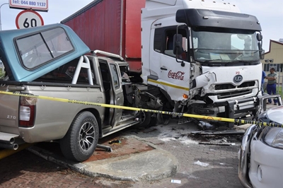 3 Men injured in collision