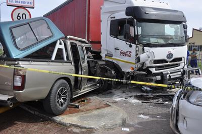 3 Men injured in collision