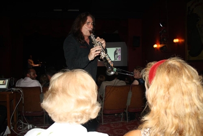 Standing ovation for sexy saxophonist