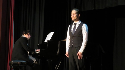 George Eisteddfod 'n fees van talent