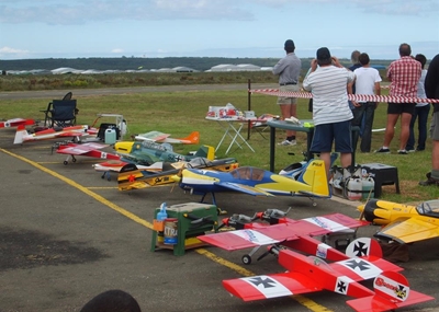Modelvliegtuie bied nuwe dimensie aan Sportfees
