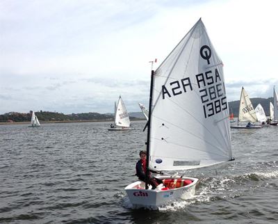 Gusty conditions at George Lakes
