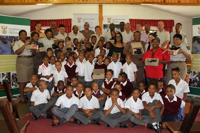 Wardens donate R100 000 to 11 schools