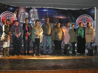 Kareoke wenners sing voluit