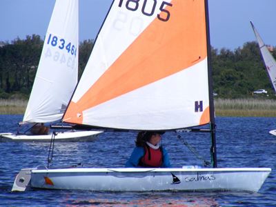 Slow, tricky racing in puffy winds