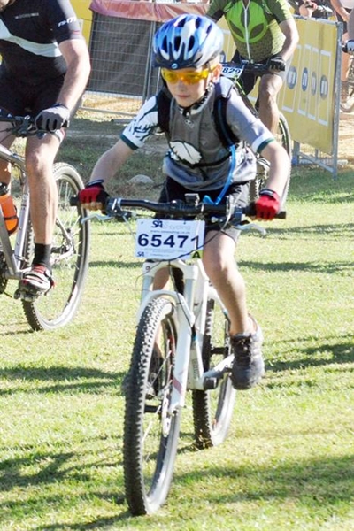 Jong bergfietsryer trap tweede plek los