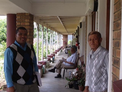 Broke old age home gets offers of help