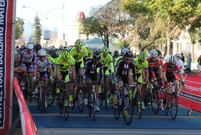 Tennent en Schoeman kraaikoning in Pennypinchers-fietsren