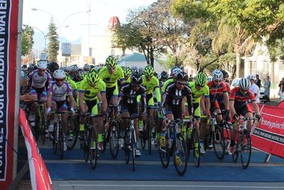 Tennent en Schoeman kraaikoning in Pennypinchers-fietsren