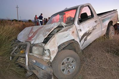 Bestuurder verdwyn na bakkie rol