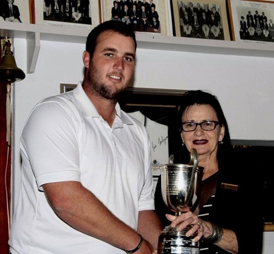 Cloete maak skoonskip op Riversdal