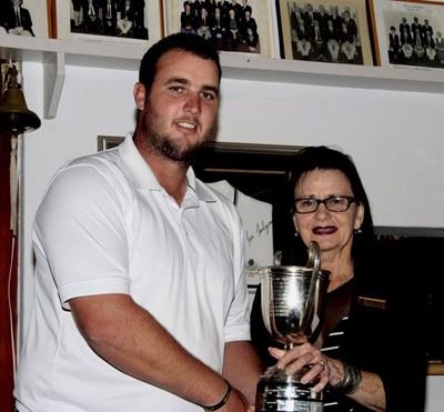 Cloete maak skoonskip op Riversdal