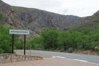 Update: Parts of Meiringspoort are open, still working on TR33/4 