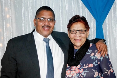 Hennie Baartman rou oor ouers se Covid-dood
