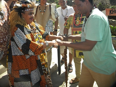 Tradisionele Khoi- en San-ritueel by Point Discovery Centre gehou