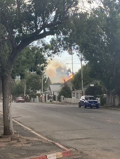 Brandweer staan bont om vure te blus