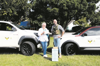 Neighbourhood watch receives radios