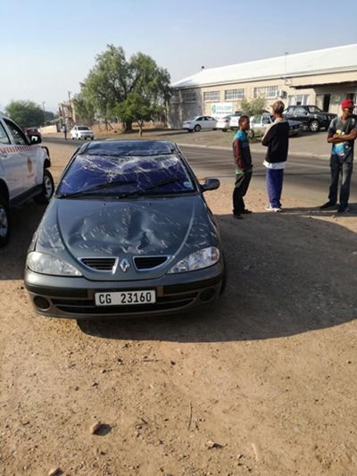 Motor rol nadat dit op olie gly