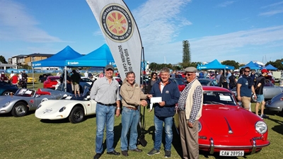 Car club donates to Knysna NSRI