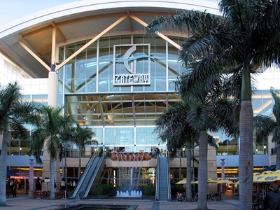 Armed men rob luxury Gateway watch shop