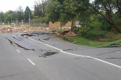 Road barricaded after massive Centurion sinkhole forms 