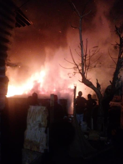 Fire leaves 35 Bossiesgif residents homeless