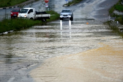 Level 2 warning issued for heavy rain, hail and strong winds in 5 provinces