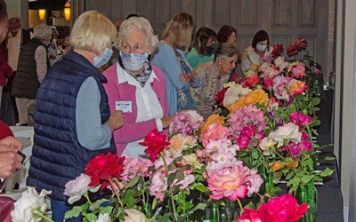 A rosy future for Knysna society