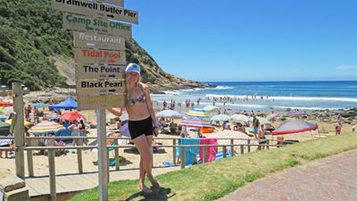 Bikini girls flock to Vic Bay