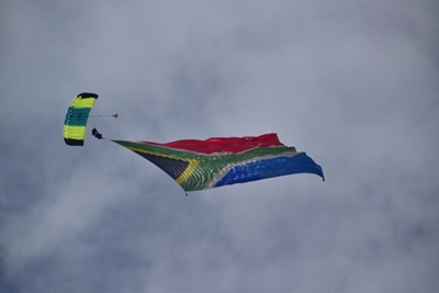 Ever popular Flag jumps at Santos
