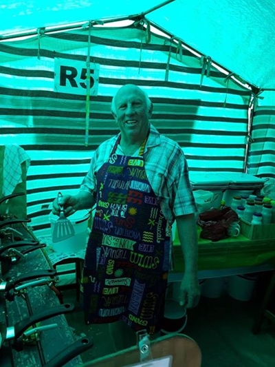 Egpaar samel geld in vir plaaslike boere