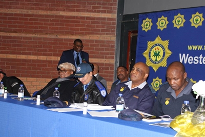 Pacs kry die vloer vir vrae aan polisie