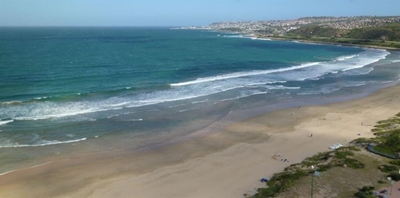 'Surfers rescue eleven swimmers at Dias Beach on one day'