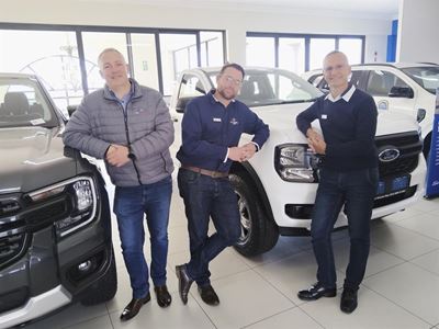Besoek Ford: Voertuig van die Jaar-handelaar