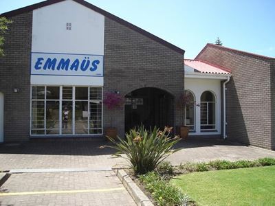 Emmaüs se geldinsamelings-projekte skop af