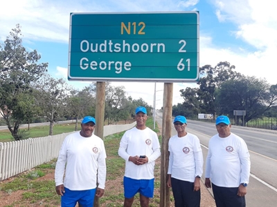 Dapper Stapper Daniels en vriende in Oudtshoorn 