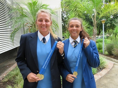 Twee Gimmies trek goud los