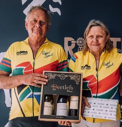 Golden Oldies maak klaar op tandemfiets