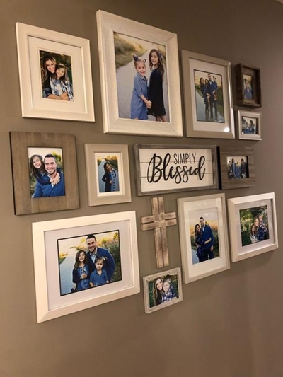 How to create a wall collage of photos