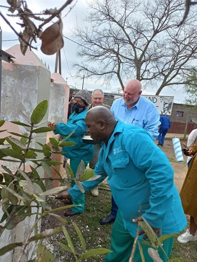 Kurland community Bitou's Mandela Day focus