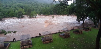 2 dead, hundreds displaced as Eloise threatens a comeback 