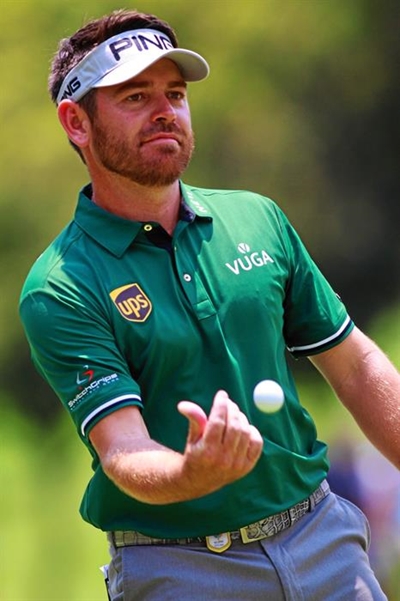 Jordan Duminy skitter tussen die ouer manne
