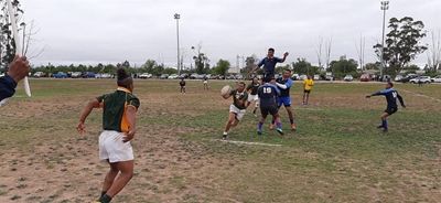 Spelers en skare bring hulde aan ikoniese Desmond Coetzee