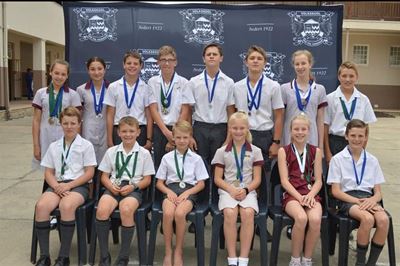 Volkskool swem talle medaljes los
