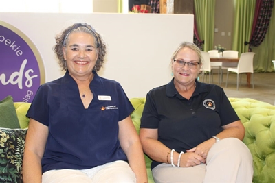 ’n Hand vir die gemeenskap